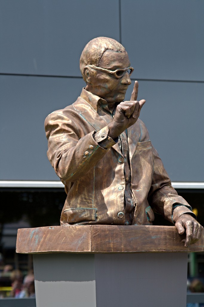 valkenburg living statue levend standbeeld evenement event festival festiviteit kunst art straatkunst streetart artiest beeld beeldhouwwerk